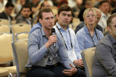 ET22 attendee asking question of the speaker